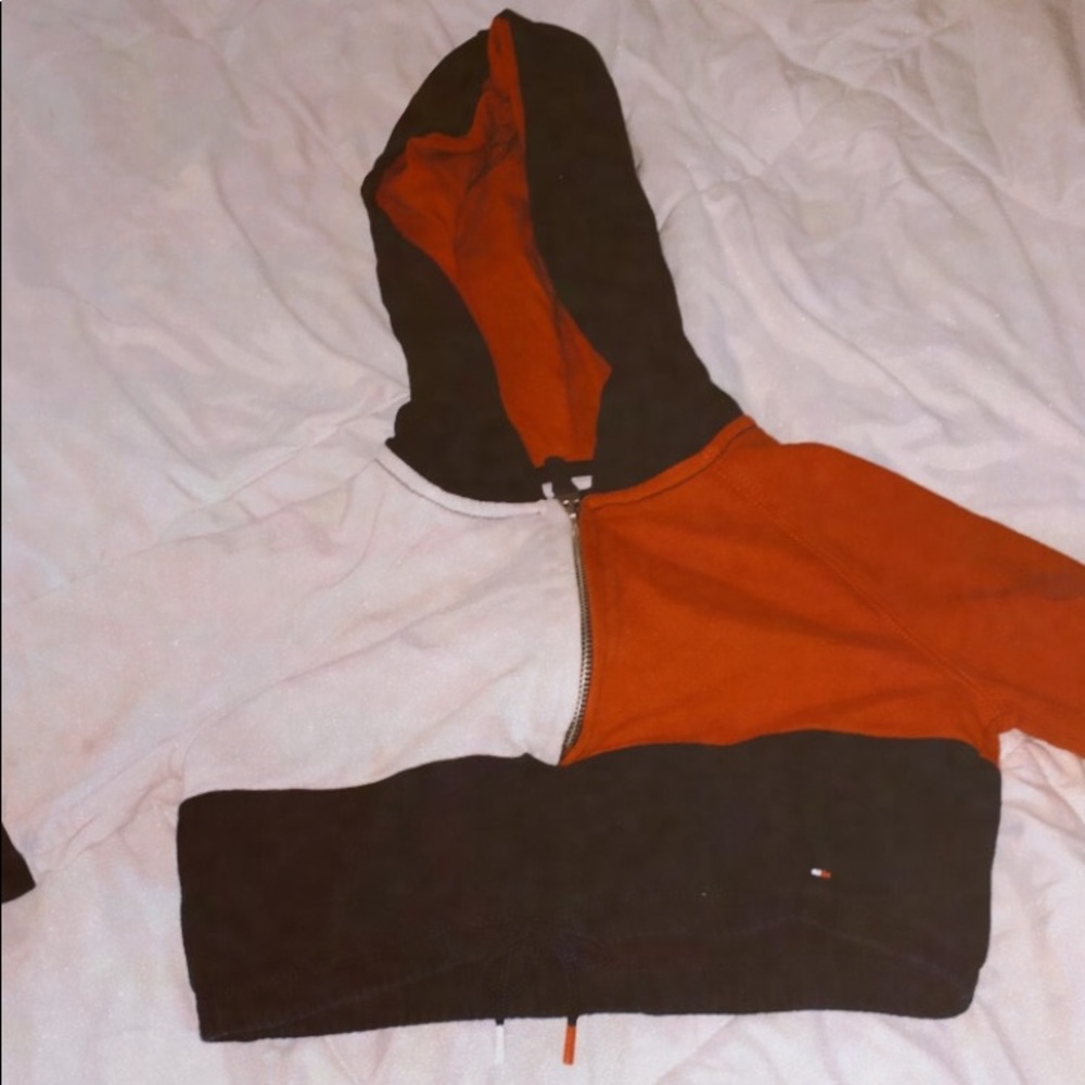 Hilfiger crop top!